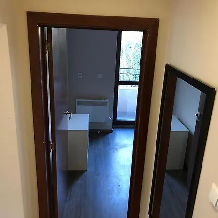 ели Apartment